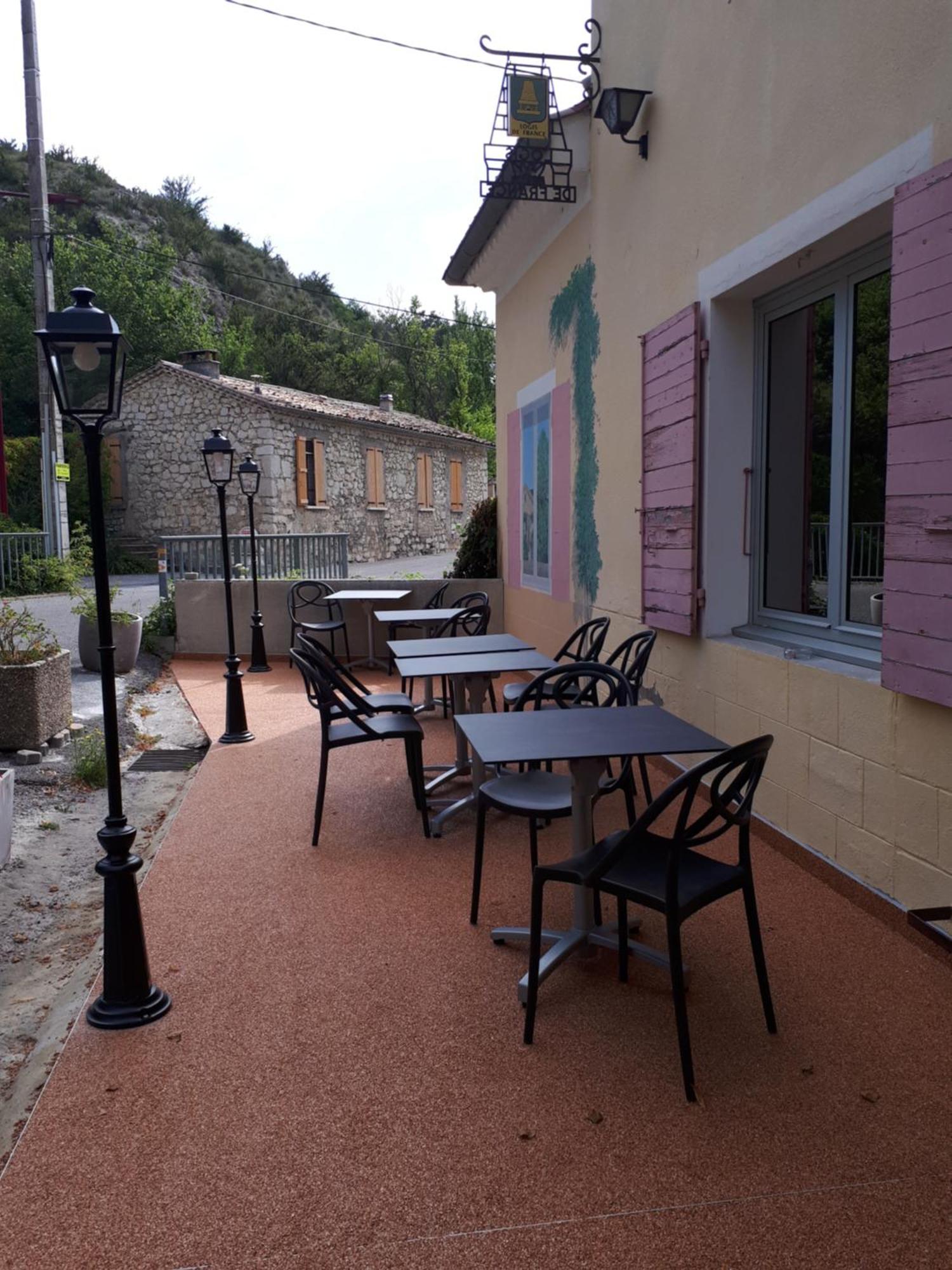 Logis Hotel Le Ceans Orpierre Exteriér fotografie